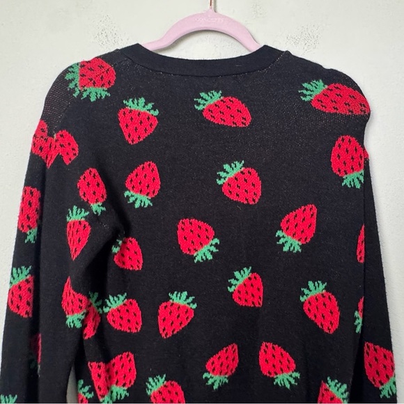 NWT Art Class Strawberry Print Black Cardigan Sweater Button Down XXL (18) Girls - Picture 5 of 10